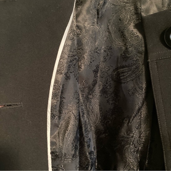 Chico’s size 1 black button-up jacket with paisley interior lining fabric - Picture 6 of 10